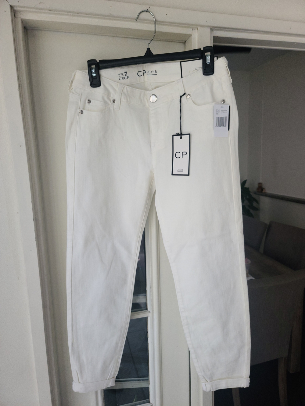 Women’s White Cropped Ankle Jeans